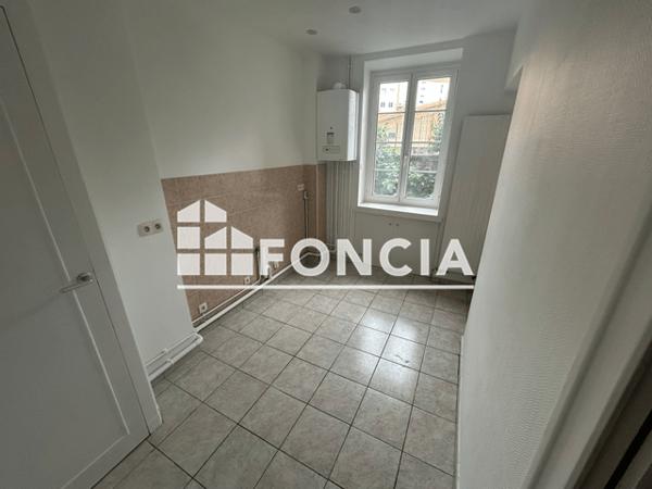 Location Appartement 2 pièces 60 m² - 9 D PLACE SAINT BRUNO Grenoble 38000