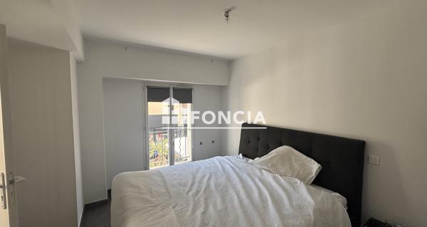À vendre Local commercial 219.57 m² - Digne-les-bains 04000