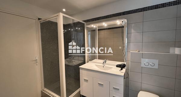 À vendre Local commercial 219.57 m² - Digne-les-bains 04000