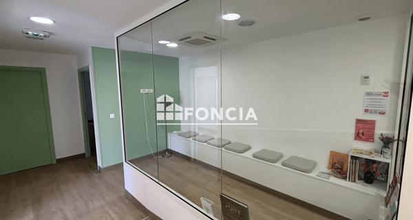 À vendre Local commercial 219.57 m² - Digne-les-bains 04000