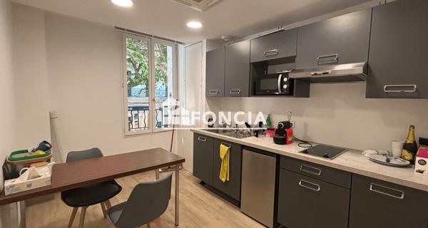 À vendre Local commercial 219.57 m² - Digne-les-bains 04000