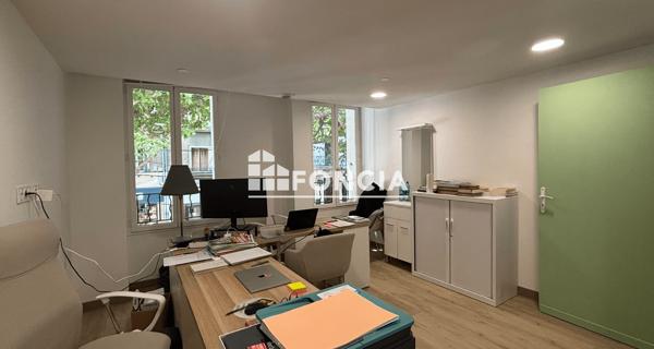 À vendre Local commercial 219.57 m² - Digne-les-bains 04000