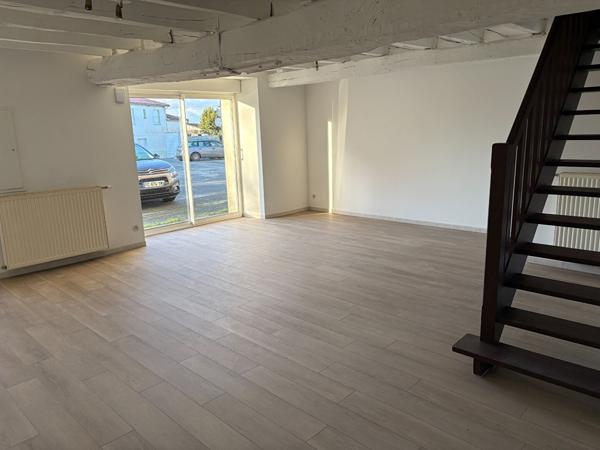 Maison de ville neuve à vendre à La Chapelle Saint Laurent - 7 pièces, 134 m²