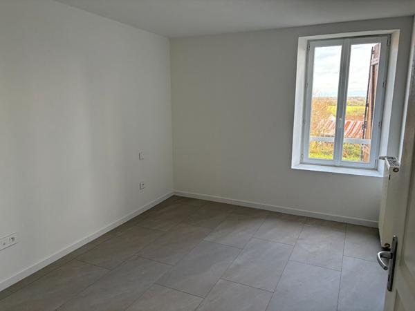 Maison de ville neuve à vendre à La Chapelle Saint Laurent - 7 pièces, 134 m²