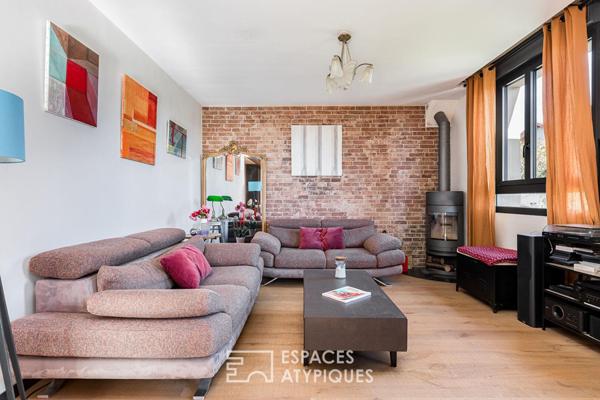 Maison de ville familiale rénovée avec jardin et piscine