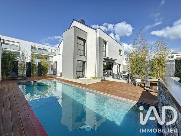 Location maison 7 pièces 169 m² Saint-Gilles