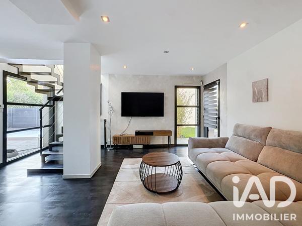 Location maison 7 pièces 169 m² Saint-Gilles