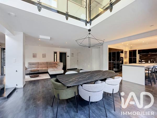 Location maison 7 pièces 169 m² Saint-Gilles