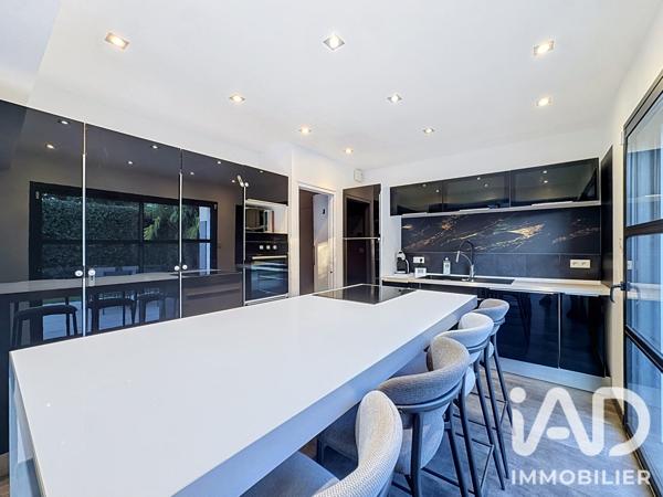 Location maison 7 pièces 169 m² Saint-Gilles