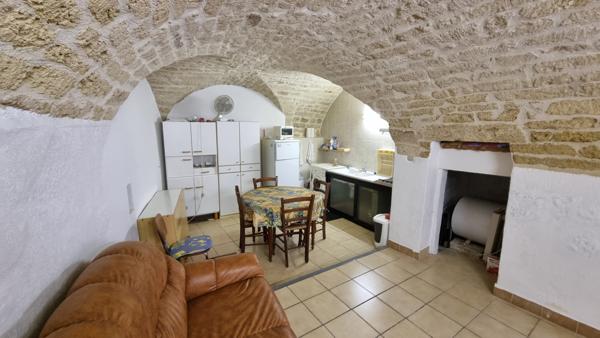 Poussan (34560) MAISON DE VILLAGE AVEC TROPEZIENNE - BEAU POTENTIEL