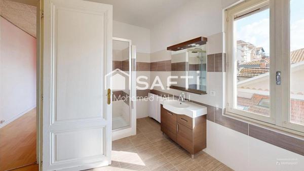 Ensemble Immobilier de 230 m², avec jardin et cave