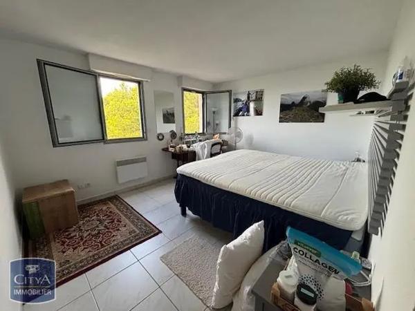 Appartement à louer 4 pièces 121.82m²