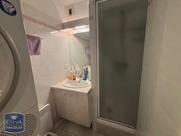 Appartement à louer 4 pièces 121.82m²