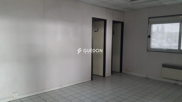 A LOUER - BUREAUX + ENTREPOT - 1240M² - ANGERS