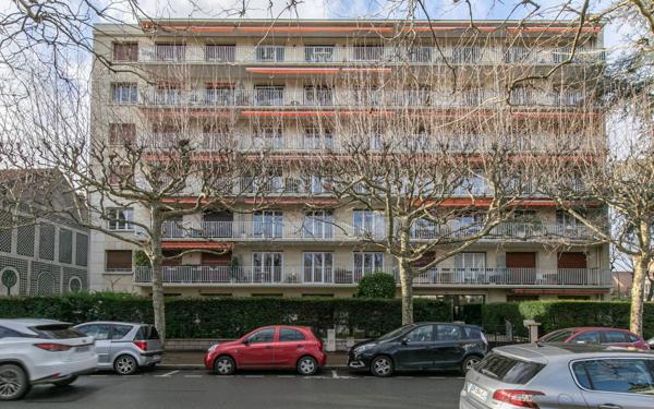 Appartement à vendre    7 pièces • 131,67 m2 La Varenne - Saint-Maur-des-Fossés