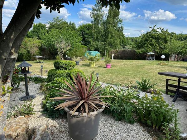 Maison  5 pièce(s) 95 m² sur sous-sol et jardin de 1422m²