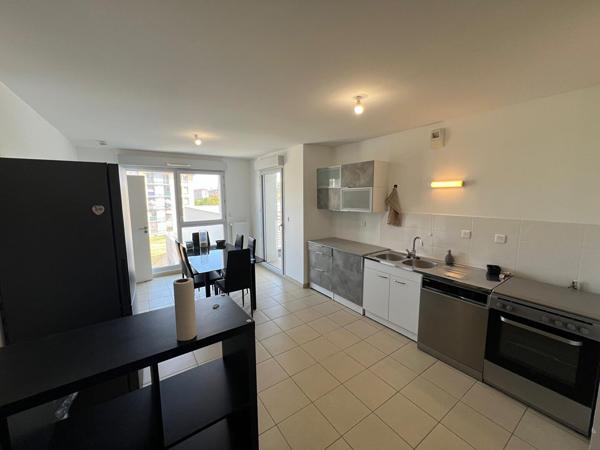 T2 meublé de 49m² avec garage et balcon à GIVORS , Givors T2 meublé de 49m² avec garage et balcon à GIVORS , Givors
