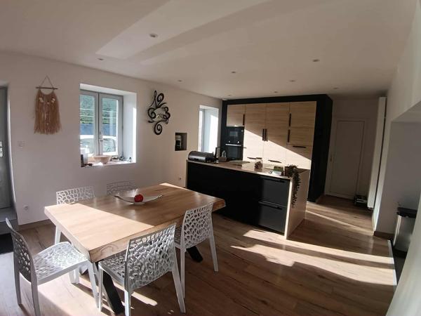 Maison 5 pièces - 210 m²