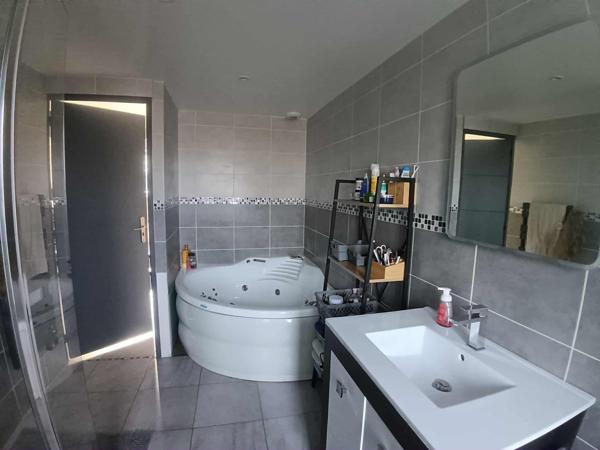 Maison 5 pièces - 210 m²