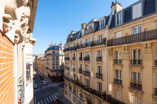 Appartement Paris 18 e - LAMARCK / COYSEVOX