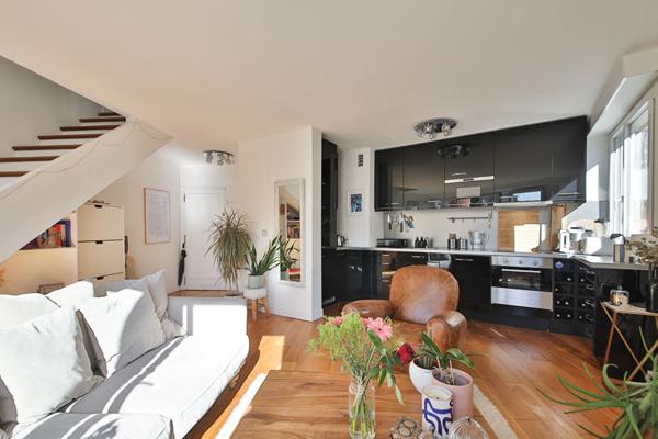 Paris XVI - LOCATION DUPLEX AVEC BALCON TRÈS LUMINEUX