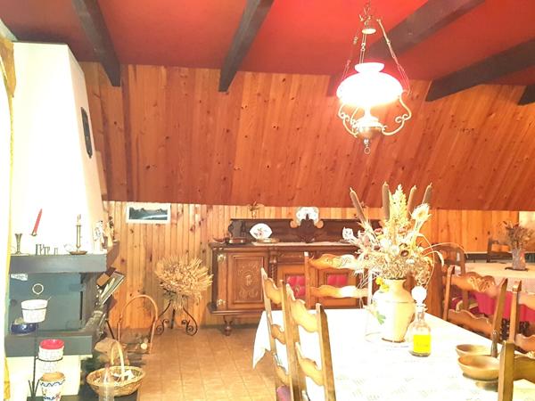 Très grande maison de village