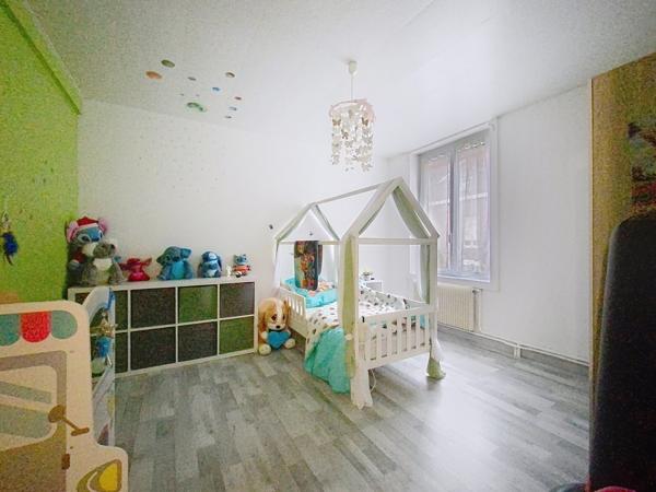 Large maison 5 chambres, terrasse et parking ARMENTIERES