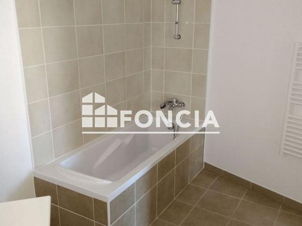 Location Appartement 3 pièces 60.33 m² - AVENUE GABRIEL BARBAROUX Le Luc 83340