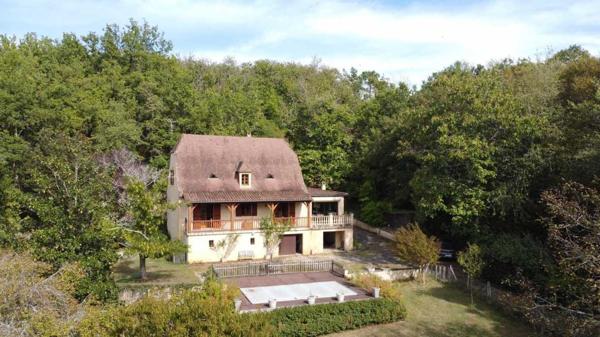 Maison contemporaine - Les eyzies LES EYZIES - Maison périgourdine à vendre de 3 chambres au milieu de sa clairière sans aucune nuisance.