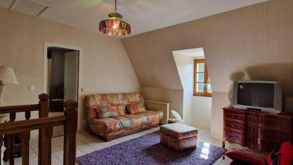 Maison contemporaine - Les eyzies LES EYZIES - Maison périgourdine à vendre de 3 chambres au milieu de sa clairière sans aucune nuisance.
