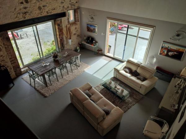 Maison de caractère en pierre – grands volumes et multiples usages