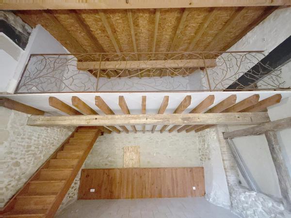 Maison de caractère en pierre – grands volumes et multiples usages