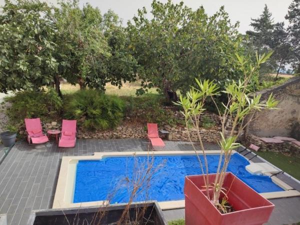 Maison de caractère en pierre – grands volumes et multiples usages