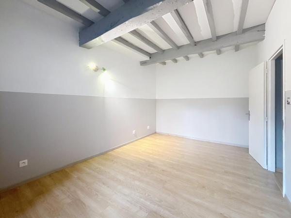 Maison de caractère en pierre – grands volumes et multiples usages