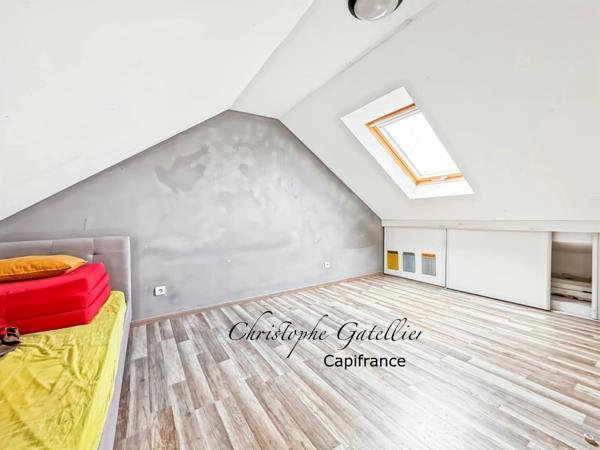 Maison 5 pièces, 4 chambre et bureau - jardin, garage, résidence sécurisée