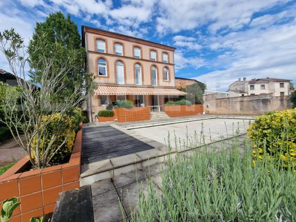 Une demeure rare où élégance, confort et potentiel s’unissent — Castelsarrasin centre