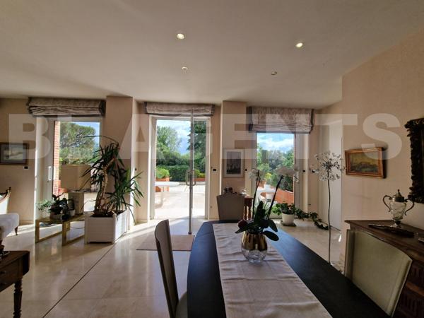 Une demeure rare où élégance, confort et potentiel s’unissent — Castelsarrasin centre