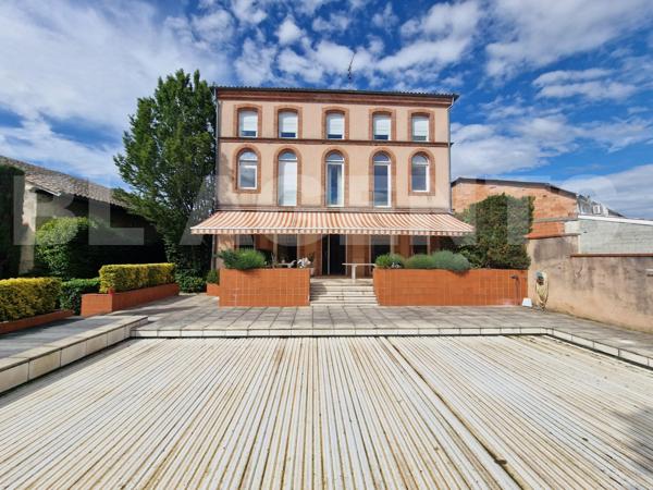 Une demeure rare où élégance, confort et potentiel s’unissent — Castelsarrasin centre