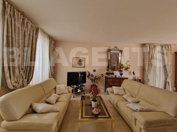 Une demeure rare où élégance, confort et potentiel s’unissent — Castelsarrasin centre