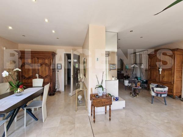 Une demeure rare où élégance, confort et potentiel s’unissent — Castelsarrasin centre