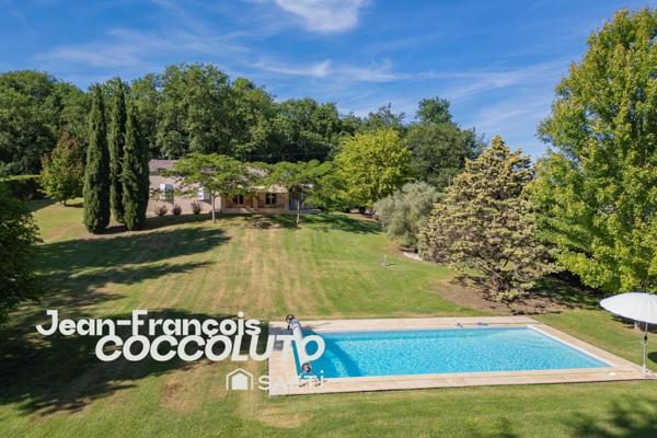 Maison de campagne avec piscine et parc arboré