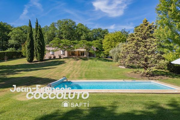 Maison de campagne avec piscine et parc arboré