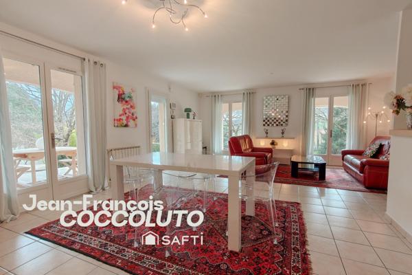 Maison de campagne avec piscine et parc arboré