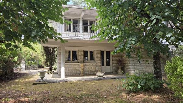 Maison ancienne - Le bugue Maison en pierres proche des commerces du Bugue sur terrain de 3522m2 constructibles