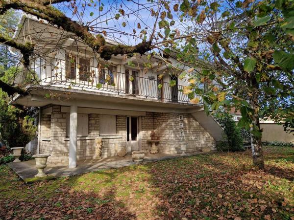 Maison ancienne - Le bugue Maison en pierres proche des commerces du Bugue sur terrain de 3522m2 constructibles