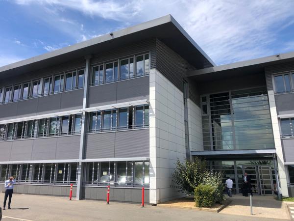 Bureaux à louer à Roissy avec archives en sous-sol et certification BREEAM
