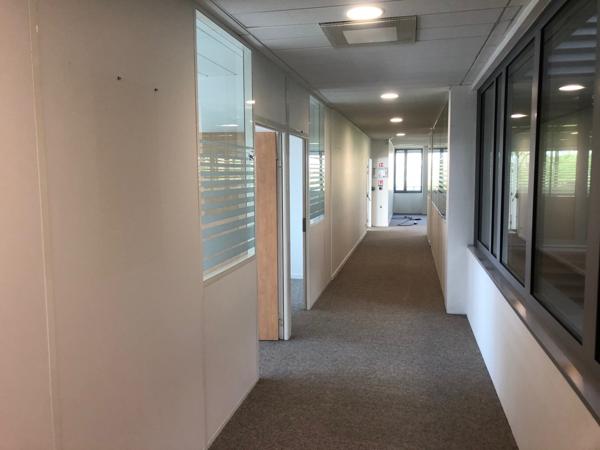 Bureaux à louer à Roissy avec archives en sous-sol et certification BREEAM