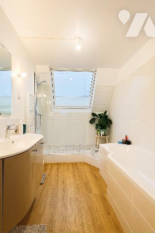 DUPLEX RÉNOVÉ – DERNIER ÉTAGE – 4 CHAMBRES – BALCONS – PARKING – TOURS (LES FONTAINES)