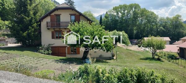 Maison de 134m2 (105 m2 loi carrez) sur 1159 m2 de terrain