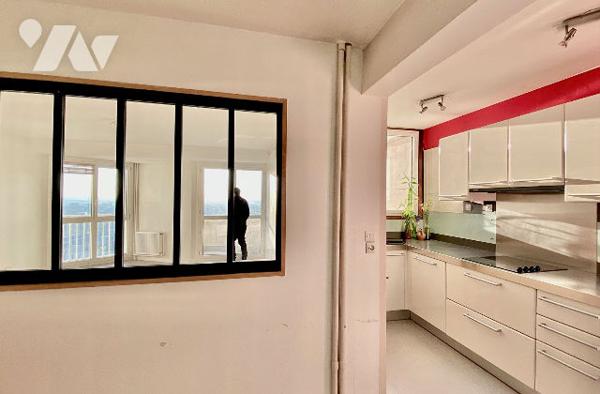 RENNES COLOMBIER - Appartement type 5 dernier étage avec ascenseur